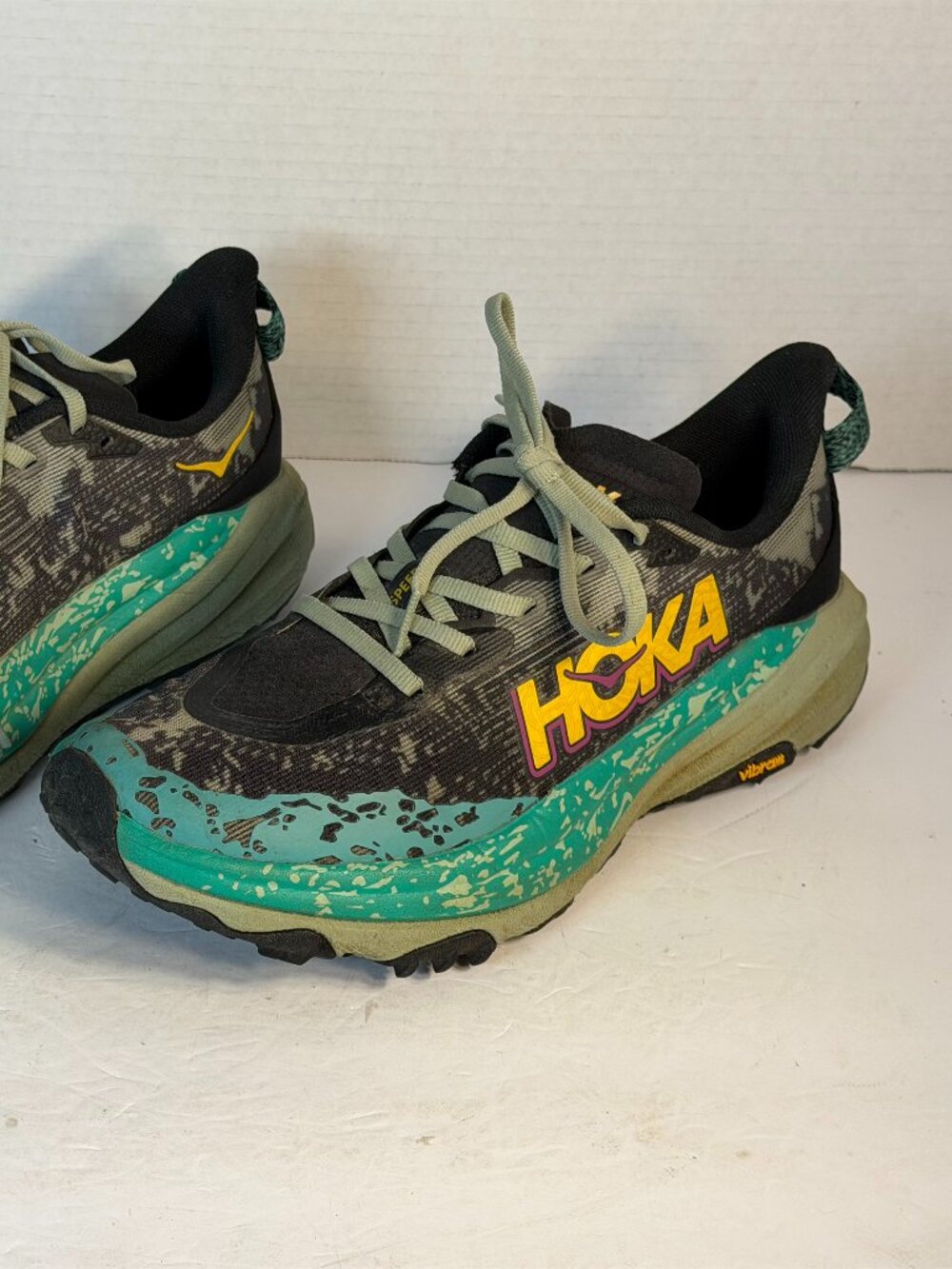 Women"s HOKA size 8.5 Speedgoat 6 sneakers